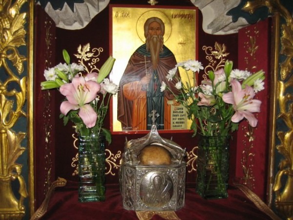 Capul Sfântului Neofit la Mănăstirea sa din Pafos