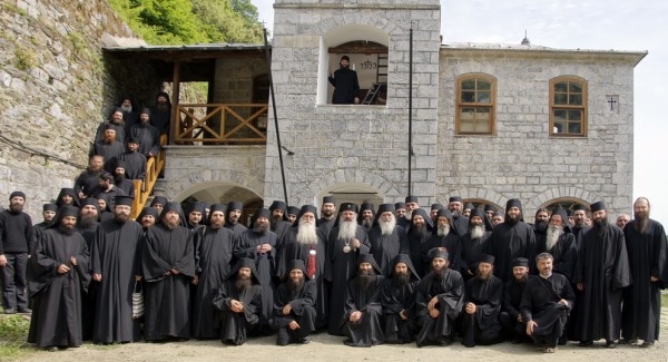 8.05.2012 - Schitul Lacu, după Sfânta Liturghie