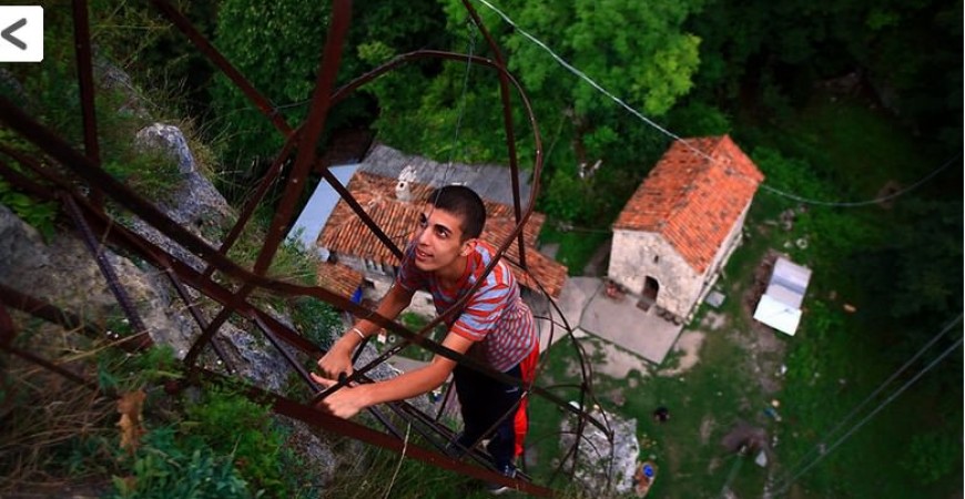 Calea de acces pe coloană