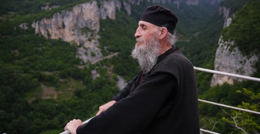 Părintele Maxim Qavtaradze, stâlpnic al zilelor noastre